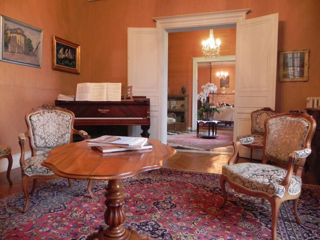 Chateau Belles Graves Bed & Breakfast Pomerols ภายนอก รูปภาพ