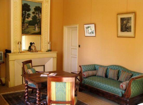Chateau Belles Graves Bed & Breakfast Pomerols ภายนอก รูปภาพ