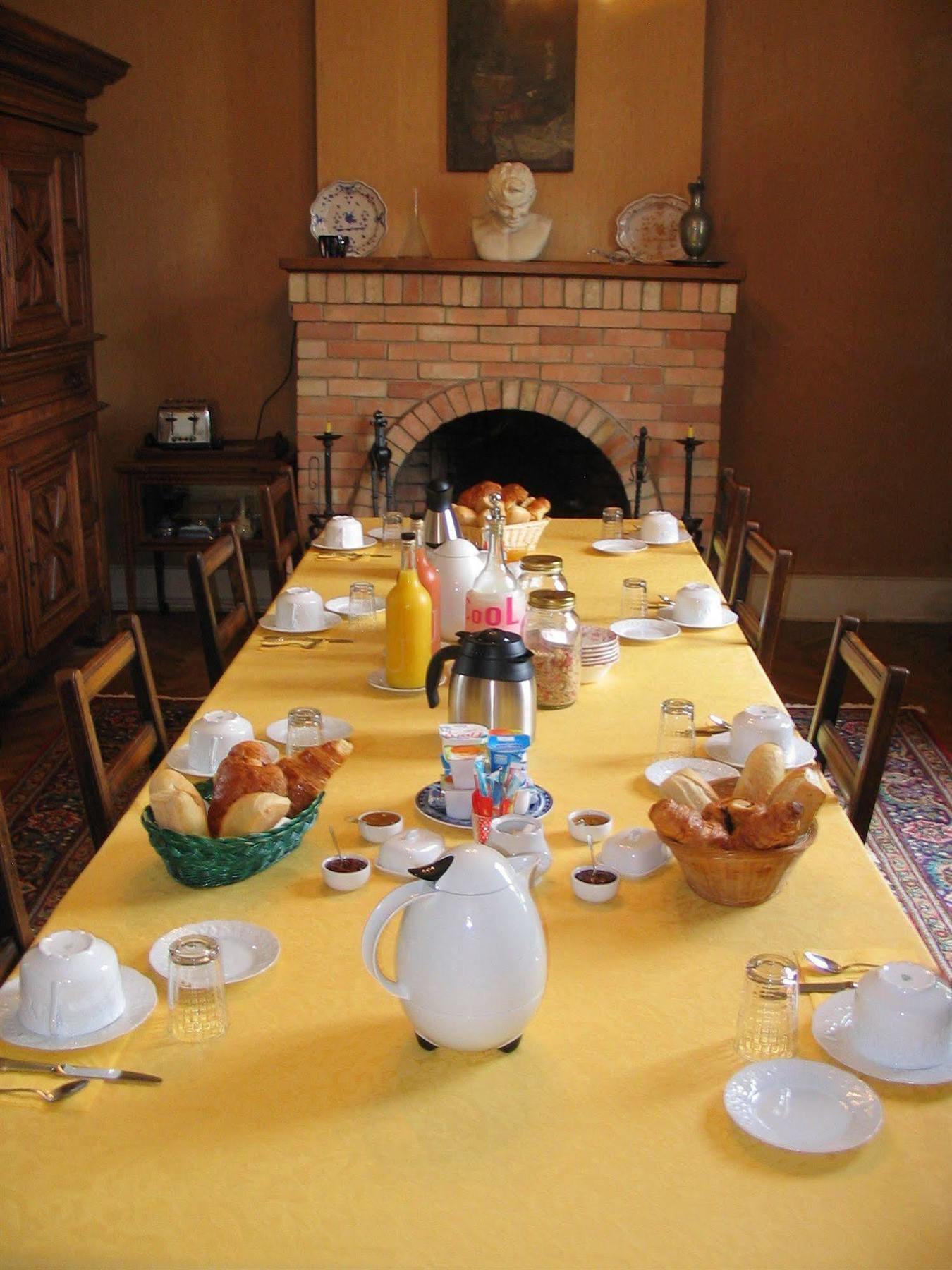 Chateau Belles Graves Bed & Breakfast Pomerols ภายนอก รูปภาพ