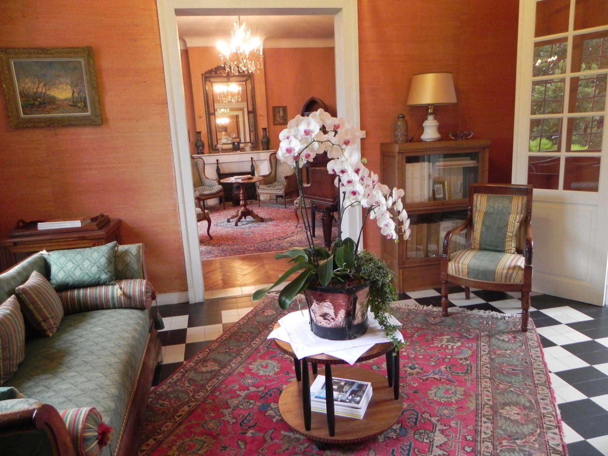 Chateau Belles Graves Bed & Breakfast Pomerols ภายนอก รูปภาพ